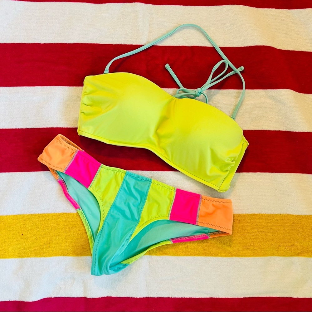 Victoria’s Secret bandeau bikini set